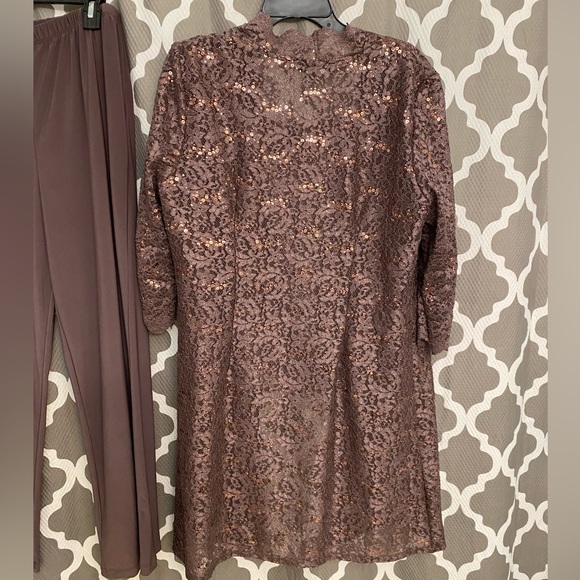 Scalloped Glitter Lace Duster Stretch 3-Piece Pant Set, color Fig - Picture 7 of 8